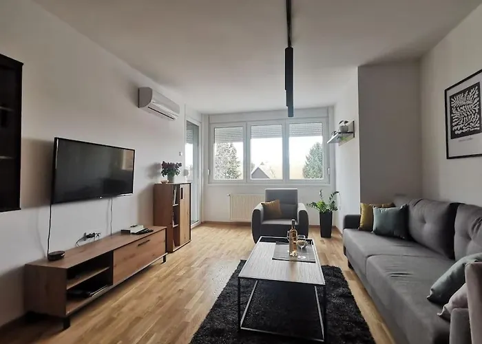 Διαμέρισμα Downtown Σουμπότικα